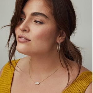 Kendra Scott Elisa Silver Pendant Necklace in Iridescent Drusy